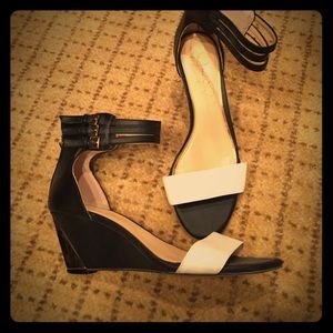 Jessica Simpson black/white trendy mid-high Wedges